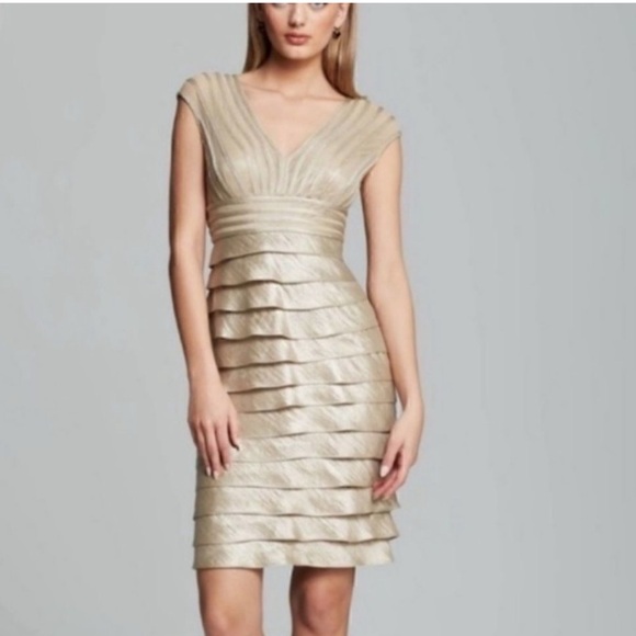 Adrianna Papell Gold Tiered Shutter Pleat
Sheath Dress Size 8 - Picture 1 of 7